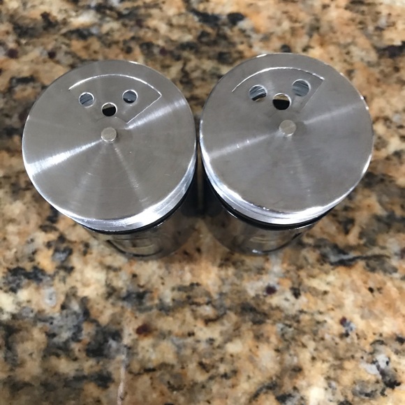 ❤️Salt & Pepper Shaker❤️ - Picture 3 of 7